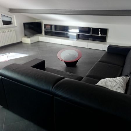 Ca' Fra E Oly Apartment Castelnuovo Magra Bagian luar foto